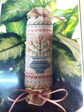 Five Roses Needle Roll Cross Stitch Pattern M Designs 85 Stitches Wide x 70 High